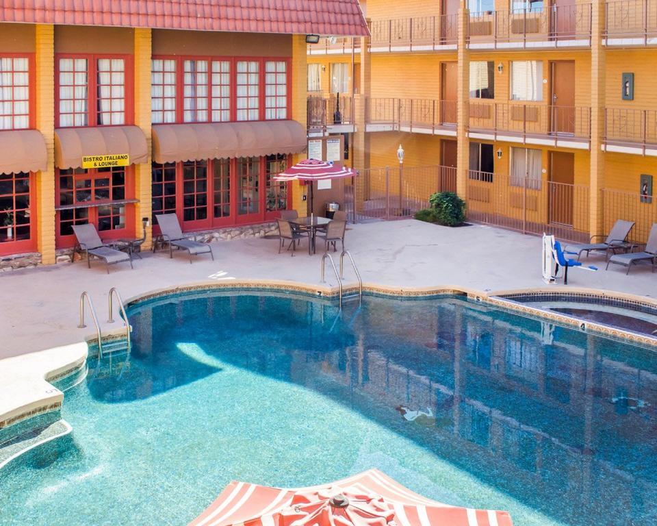 Отель Ramada By Wyndham Tempe Near Asu Экстерьер фото
