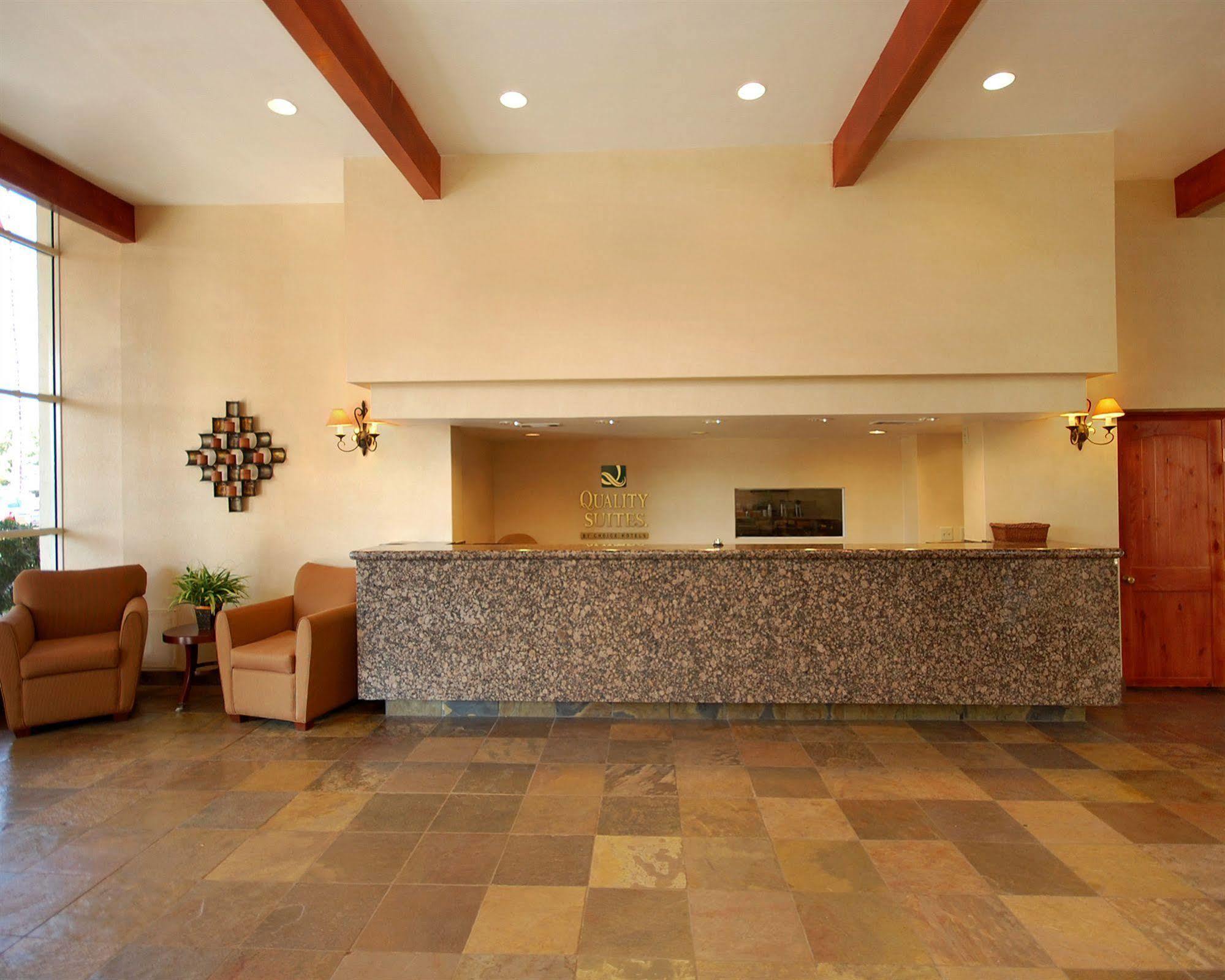 Отель Ramada By Wyndham Tempe Near Asu Экстерьер фото