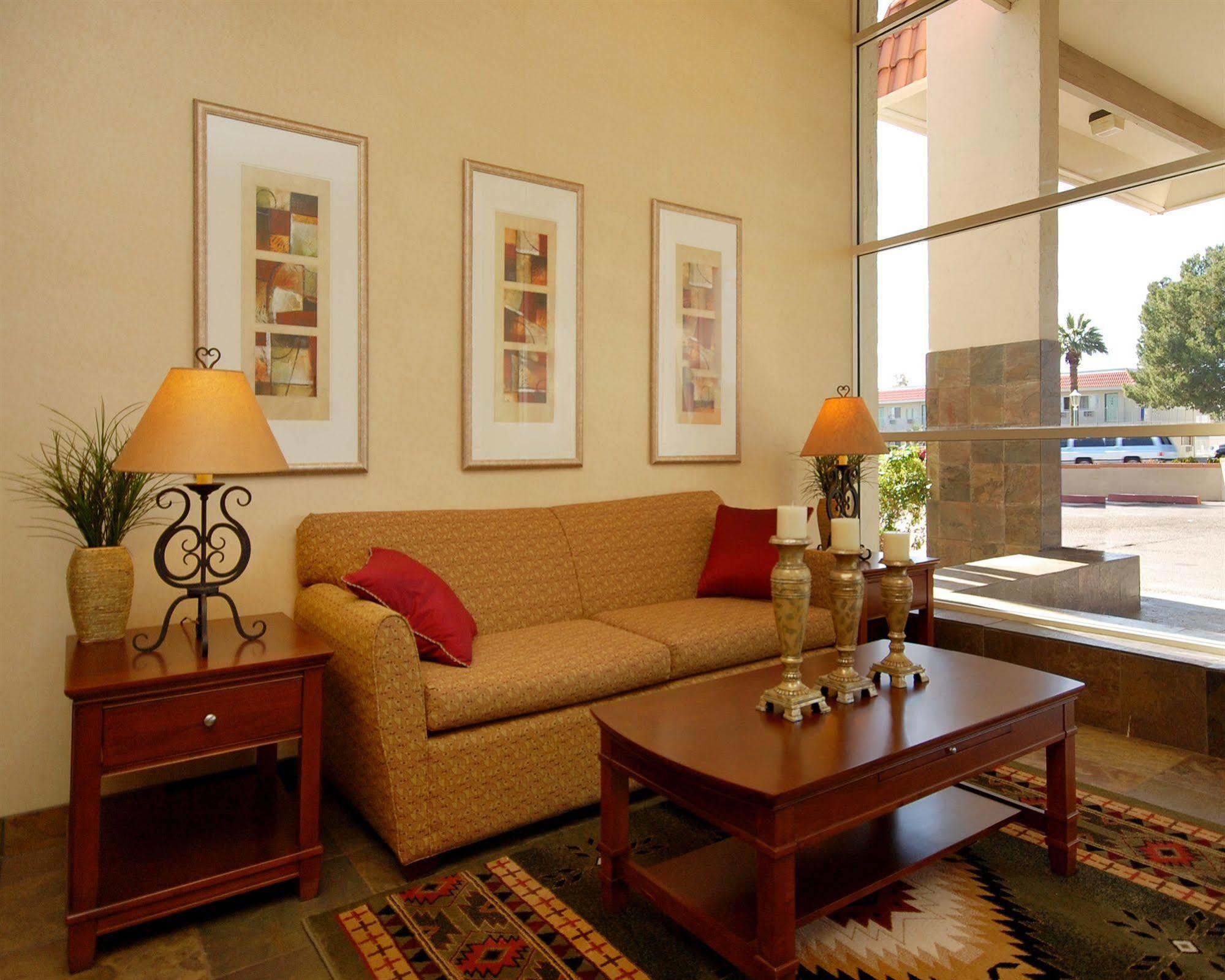 Отель Ramada By Wyndham Tempe Near Asu Экстерьер фото