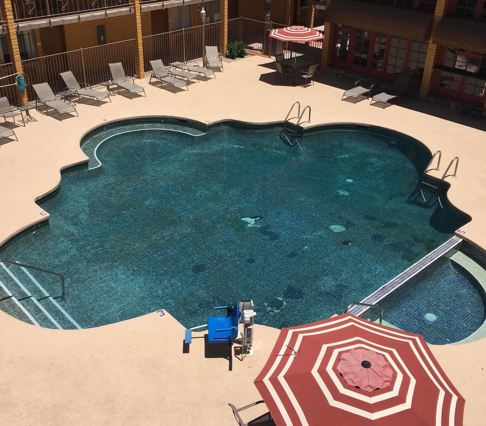 Отель Ramada By Wyndham Tempe Near Asu Экстерьер фото
