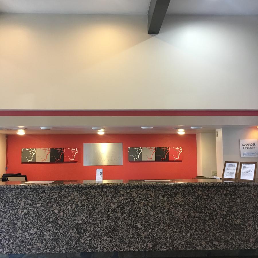Отель Ramada By Wyndham Tempe Near Asu Экстерьер фото