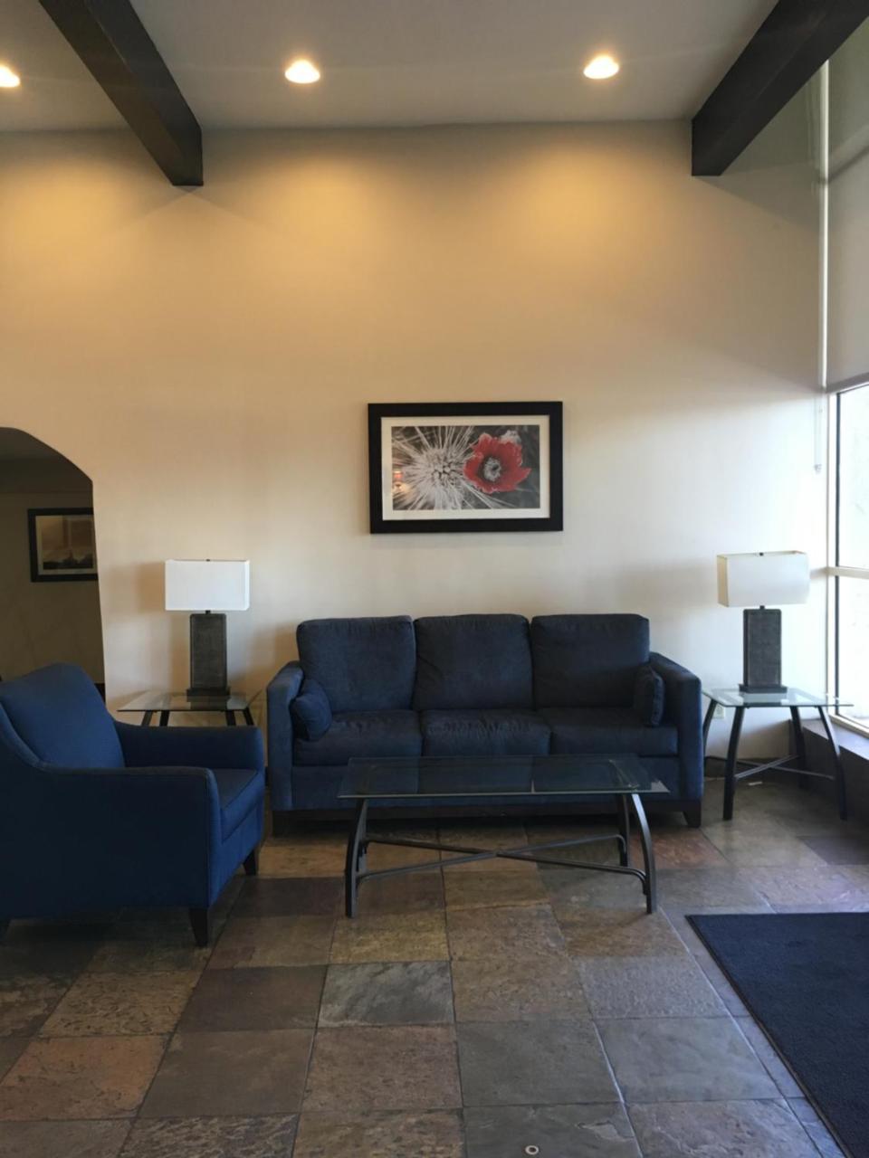 Отель Ramada By Wyndham Tempe Near Asu Экстерьер фото